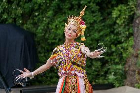 Dances from Thailand in Chile